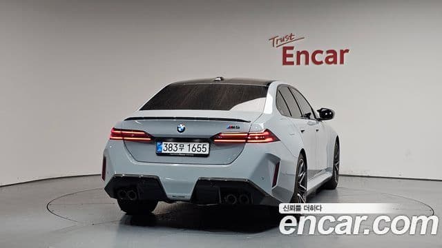 BMW M5 (G90) 3