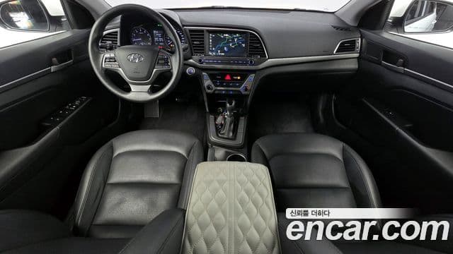 Hyundai Avante AD 4