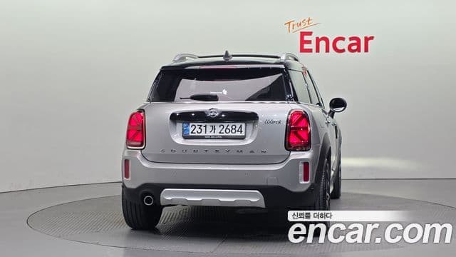 MINI Cooper Countryman 3