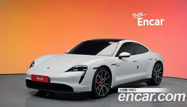Porsche Taycan 1