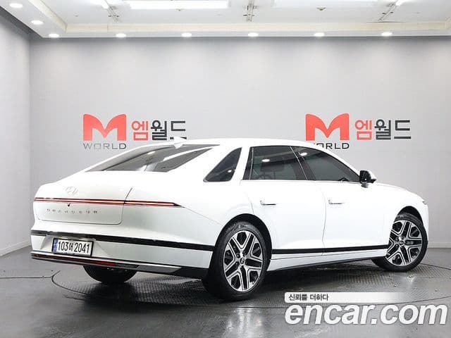 Hyundai Grandeur (GN7) 3