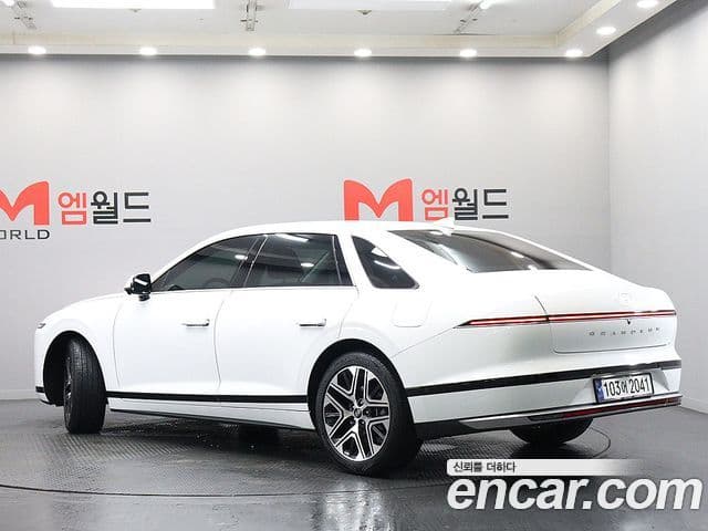 Hyundai Grandeur (GN7) 4