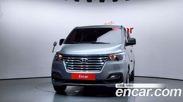 Hyundai The New Grand Starex 2