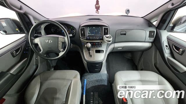 Hyundai The New Grand Starex 4