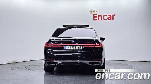 BMW 7 Series (G11) 4