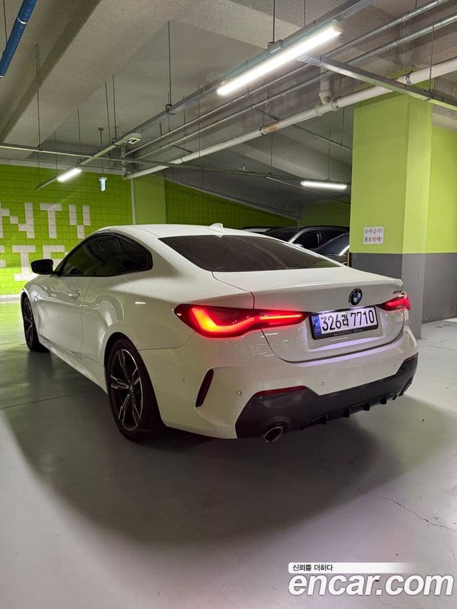 BMW 4 Series (G22) 2