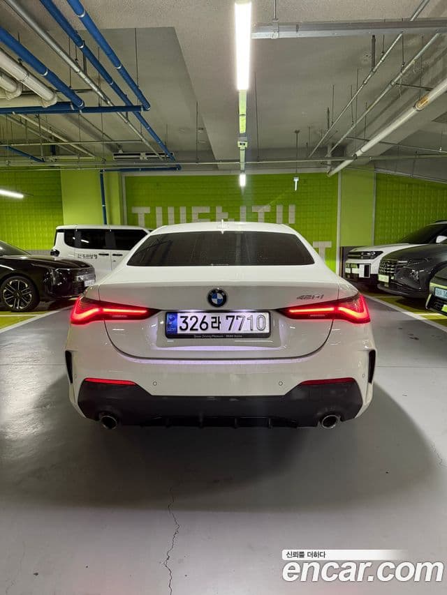 BMW 4 Series (G22) 4