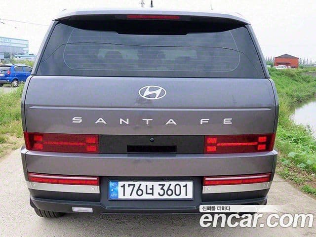 Hyundai Santa Fe (MX5) 4