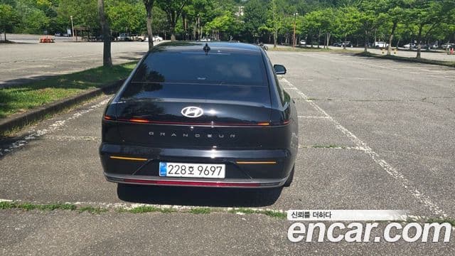 Hyundai Grandeur Hybrid (GN7) 4