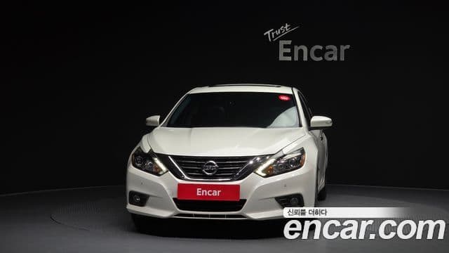Nissan Altima 3