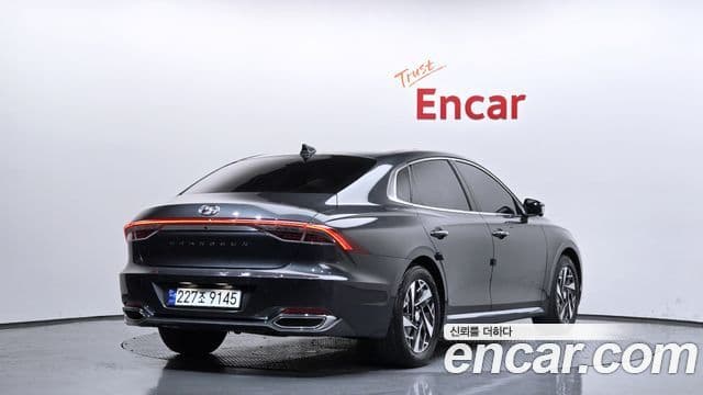 Hyundai The New Grandeur IG Hybrid 2