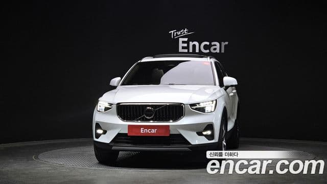 Volvo XC40 3
