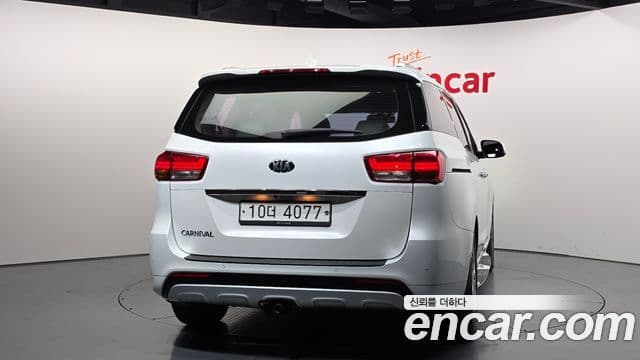 Kia All New Carnival 4