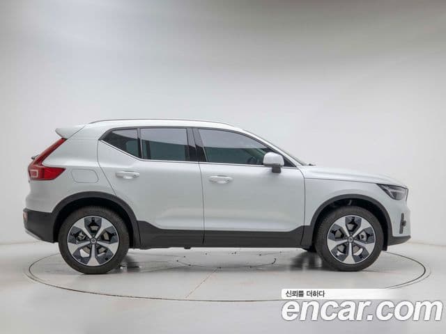 Volvo XC40 3