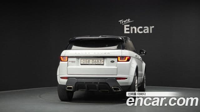 Land Rover Range Rover Evoque 3