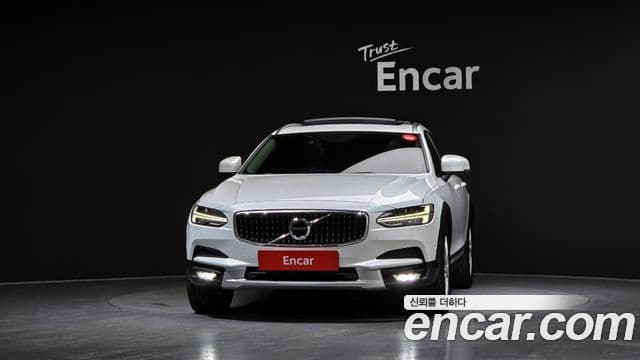 Volvo V90 Cross Country 2