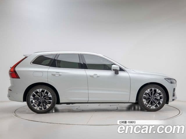 Volvo XC60 2nd Gen 4