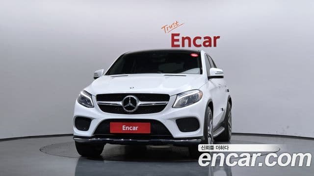 Mercedes-Benz GLE-Class W166 3