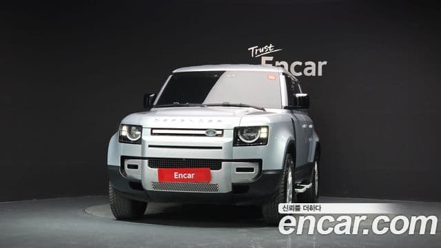 Land Rover Defender (L663) 3