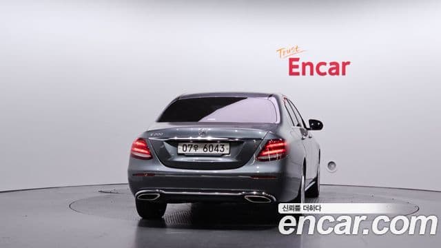 Mercedes-Benz E-Class W213 3