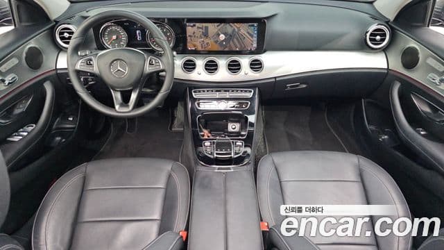 Mercedes-Benz E-Class W213 4