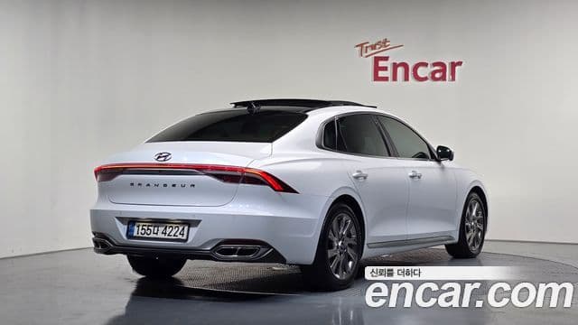 Hyundai The New Grandeur IG Hybrid 2
