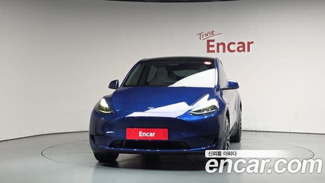 Tesla Model Y 3
