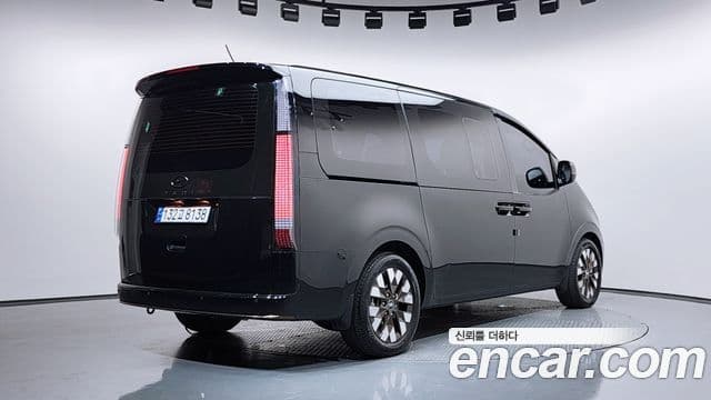 Hyundai Staria 2
