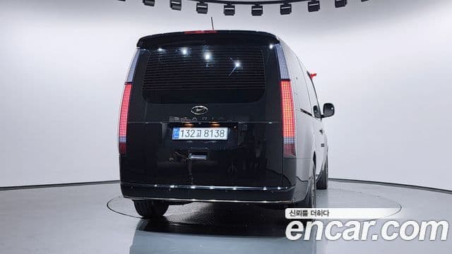 Hyundai Staria 4
