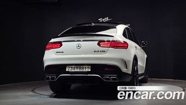 Mercedes-Benz GLE-Class W166 3