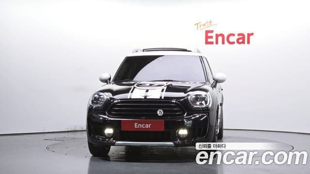 MINI Cooper D Countryman 2