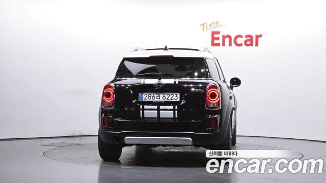 MINI Cooper D Countryman 3