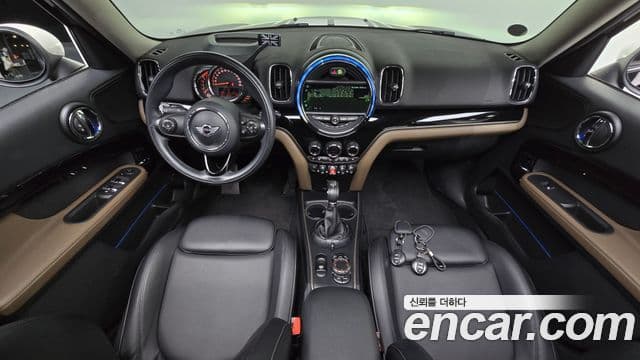 MINI Cooper D Countryman 4