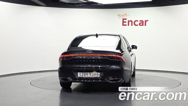 Hyundai The New Grandeur IG Hybrid 3