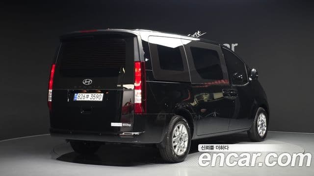 Hyundai Staria 2