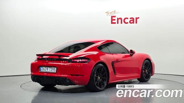 Porsche 718 Cayman 2