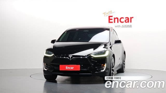 Tesla Model X 3
