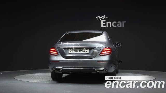 Mercedes-Benz E-Class W213 4