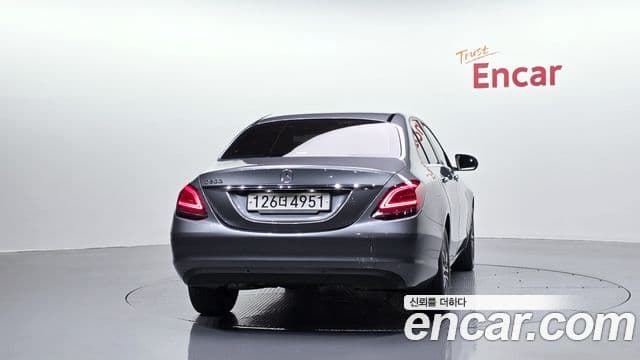 Mercedes-Benz C-Class W205 3