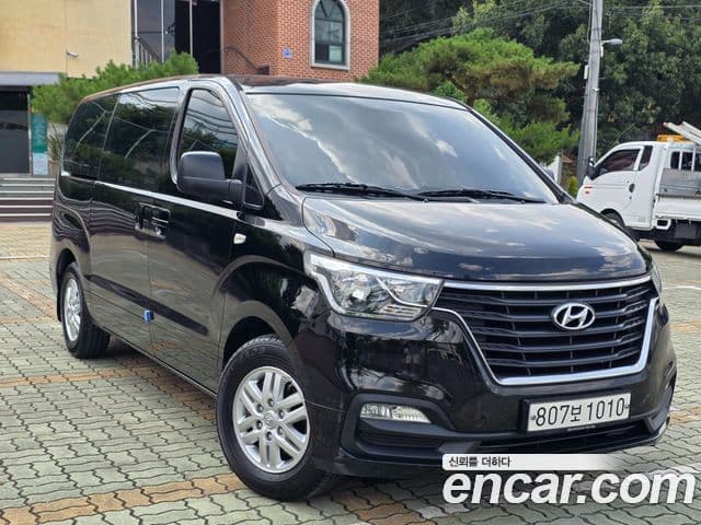 Hyundai The New Grand Starex