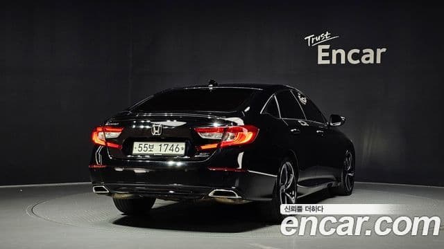 Honda Accord 10th Gen 2