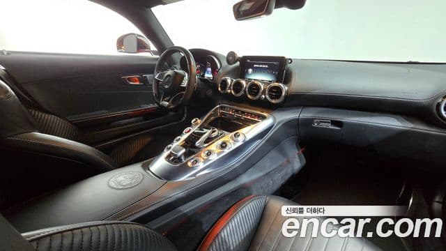 Mercedes-Benz AMG GT 4