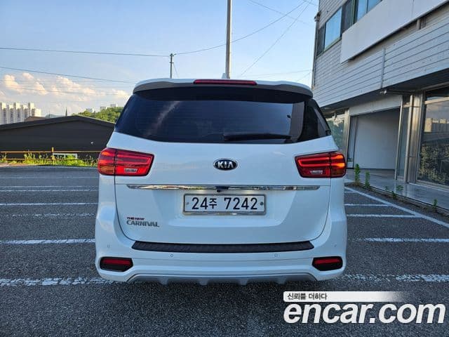 Kia The New Carnival 4