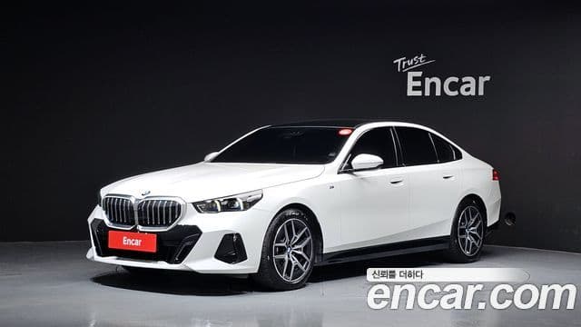 BMW 5 Series (G60)