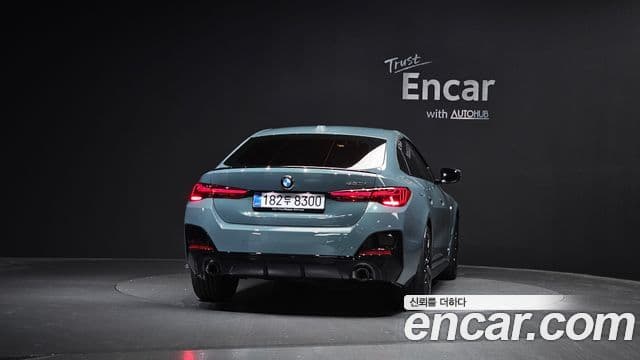 BMW 4 Series (G22) 3