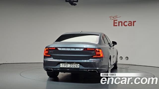 Volvo S90 4