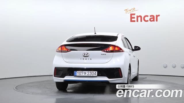 Hyundai Ioniq Hybrid 4