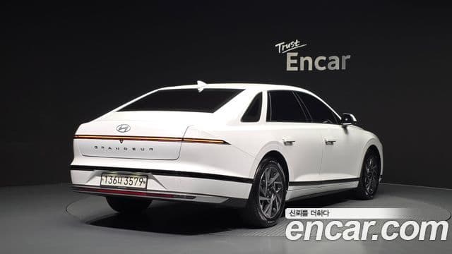 Hyundai Grandeur (GN7) 2