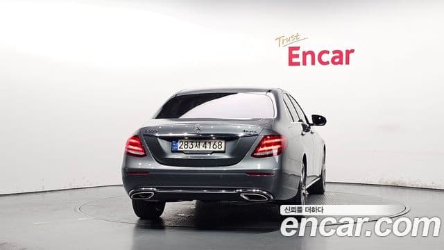 Mercedes-Benz E-Class W213 4