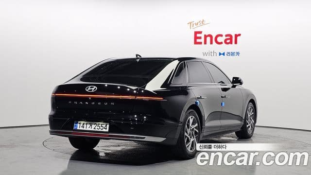 Hyundai Grandeur (GN7) 2